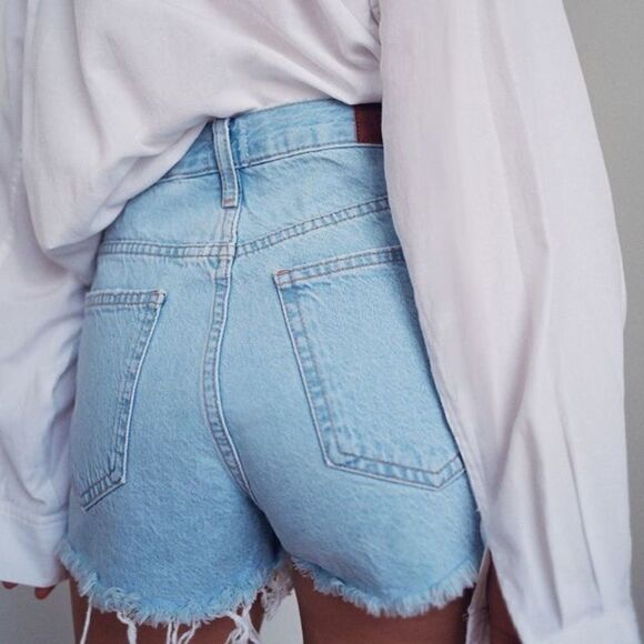 𝅺bdg Girlfriend High Waisted Distressed Denim Short - Picture 2 of 8